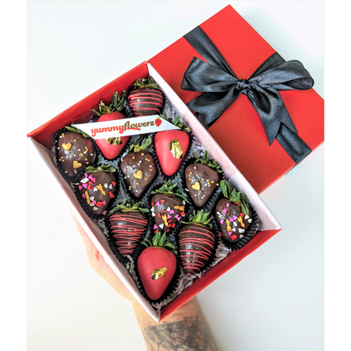 12pcs CUPID'S ARROW x LOVE Chocolate Strawberries Gift Box
